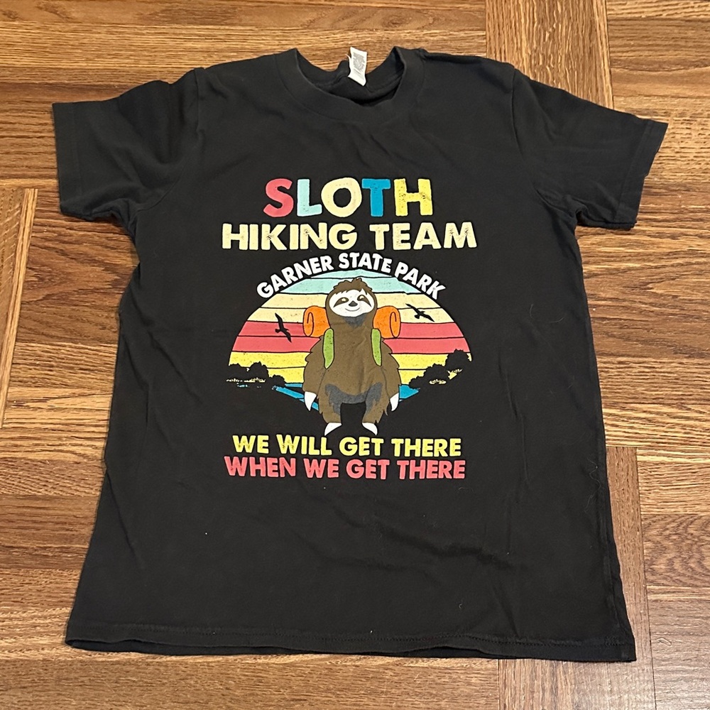 Sloth Hiking Team Graphic Shirt Black Texas Garner State Park Kids L 14-16